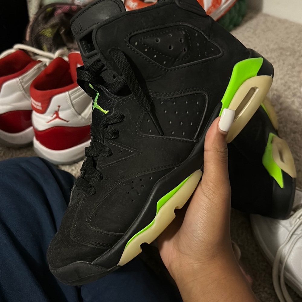 JORDAN 6 green and black